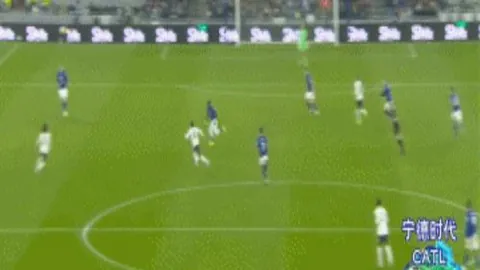 皇家社会对阵莱万特，半全场比分及专家预测